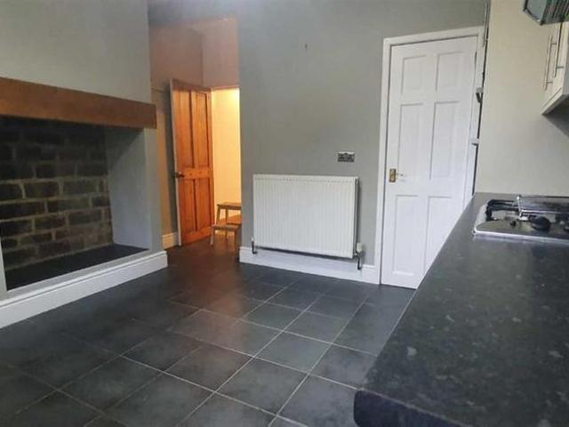 2 bedroom end of terrace house to rent