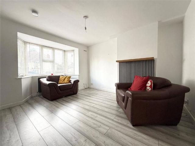 2 bedroom end of terrace house to rent