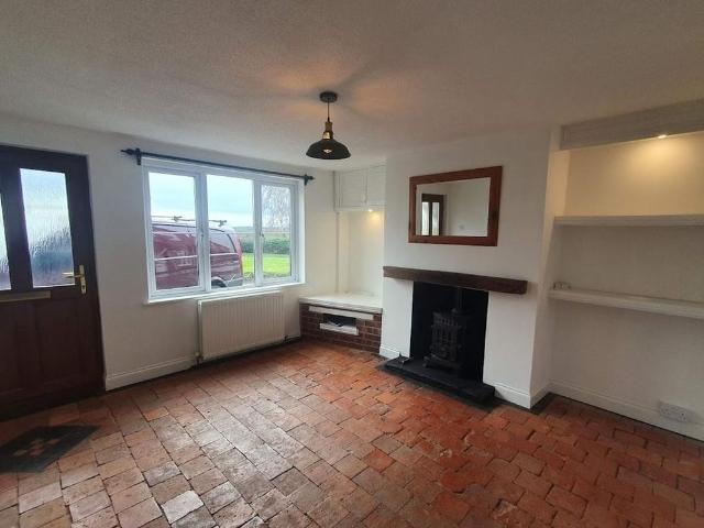 2 bedroom cottage to rent