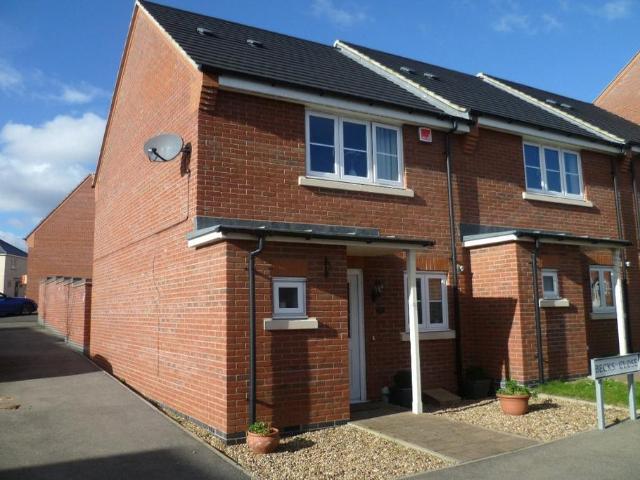 2 bedroom end of terrace house to rent