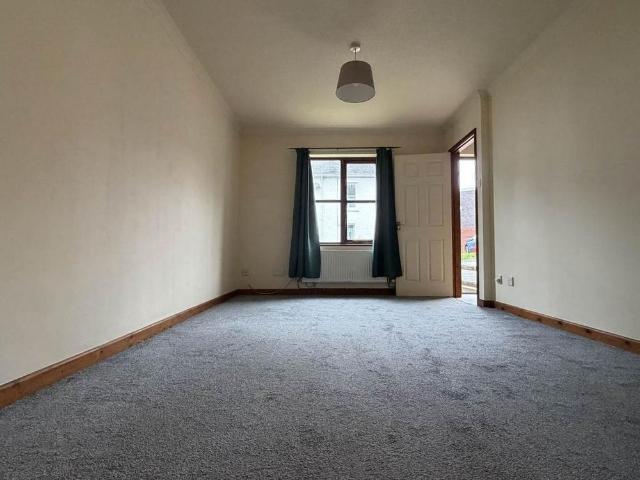 2 bedroom end of terrace house to rent