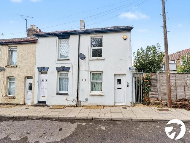 2 bedroom end of terrace house to rent