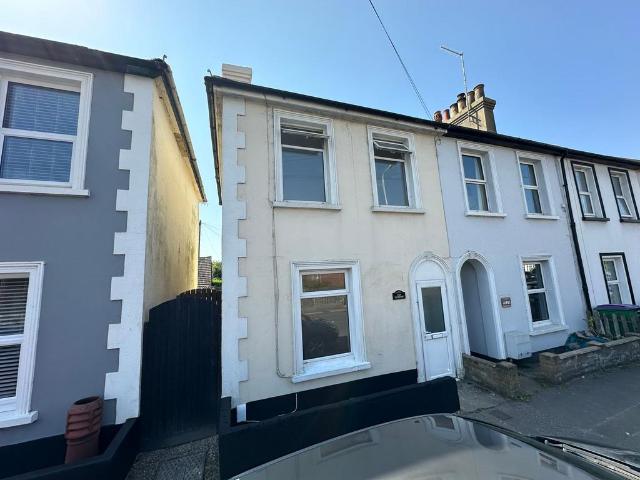 2 bedroom end of terrace house to rent
