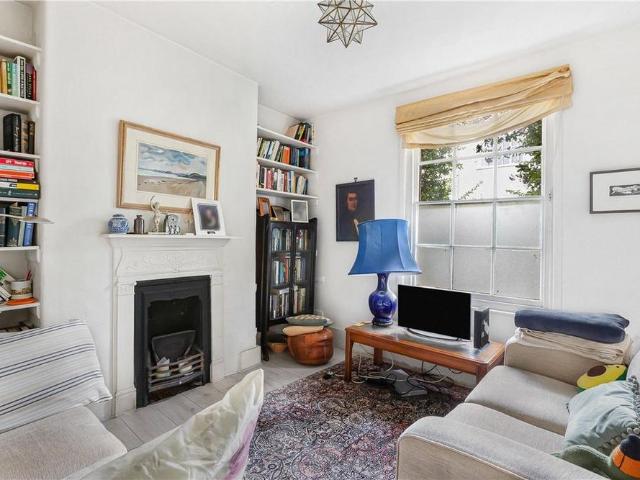2 bedroom end of terrace house to rent