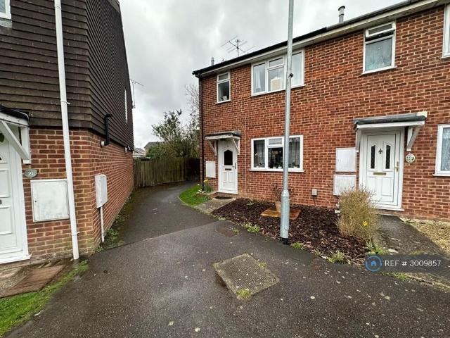 2 bedroom end of terrace house to rent