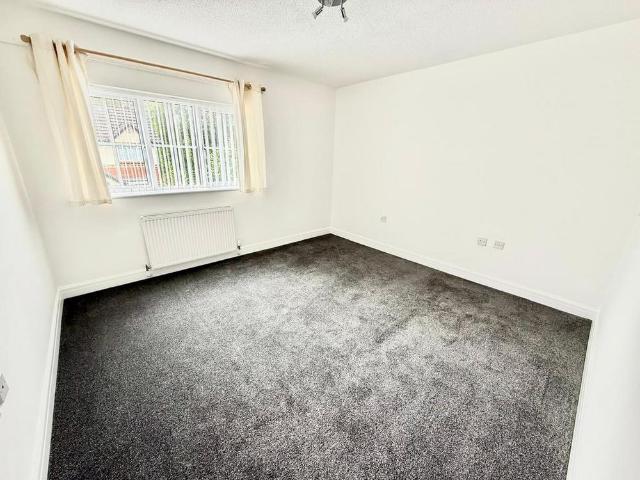 2 bedroom end of terrace house to rent
