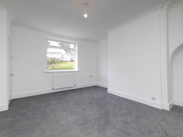 2 bedroom end of terrace house to rent