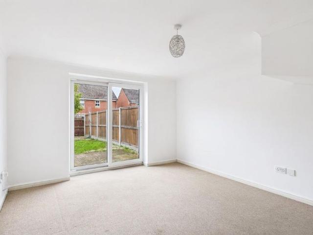 2 bedroom end of terrace house to rent