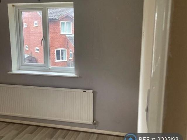 2 bedroom end of terrace house to rent