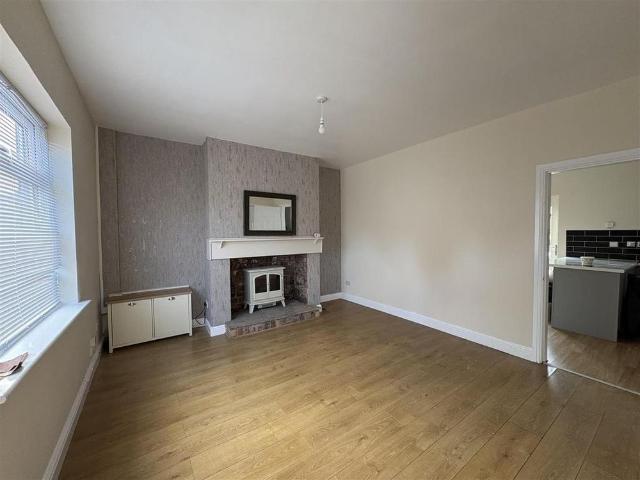 2 bedroom end of terrace house to rent