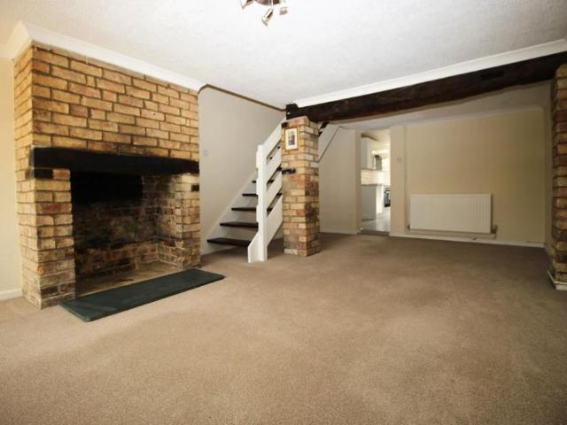 2 bedroom end of terrace house to rent