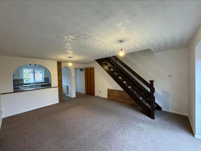 2 bedroom end of terrace house to rent
