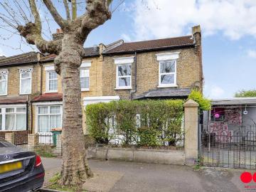 Beckton, London, Greater London - Garden