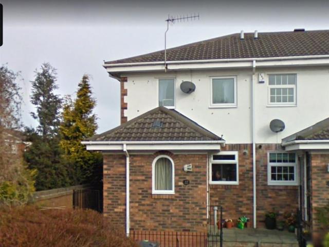 2 bedroom end of terrace house to rent