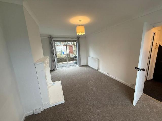 2 bedroom end of terrace house to rent