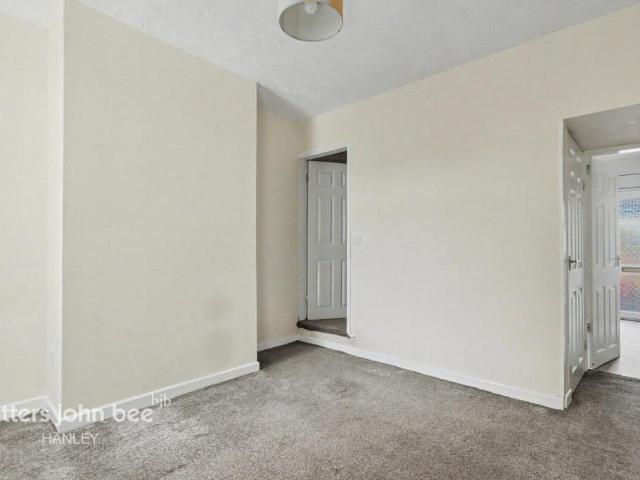 2 bedroom end of terrace house to rent