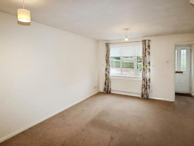 2 bedroom end of terrace house to rent