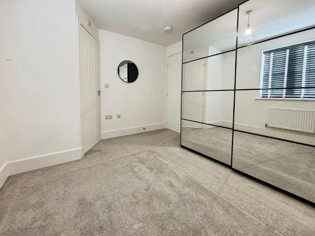 2 bedroom end of terrace house to rent