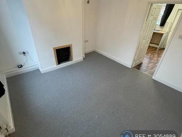 2 bedroom end of terrace house to rent