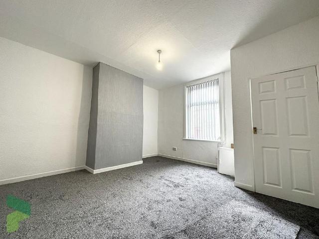 2 bedroom end of terrace house to rent