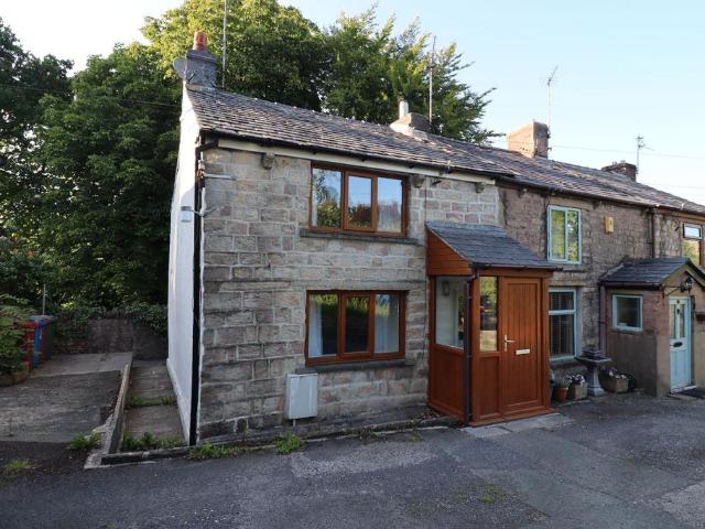 2 bedroom end of terrace house to rent