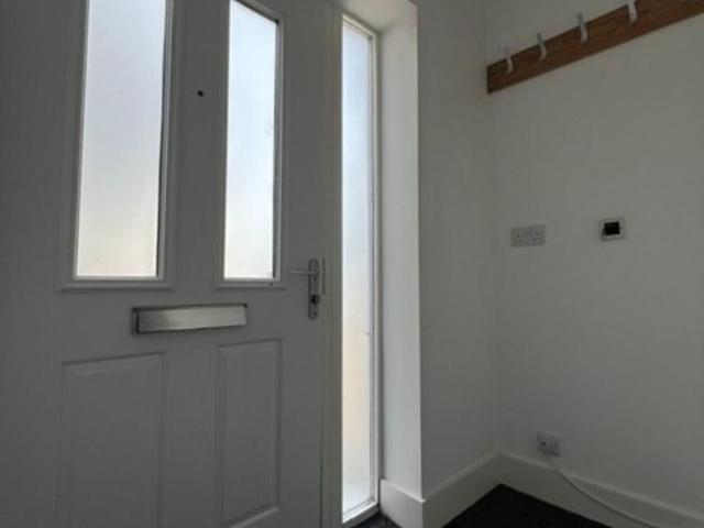2 bedroom end of terrace house to rent