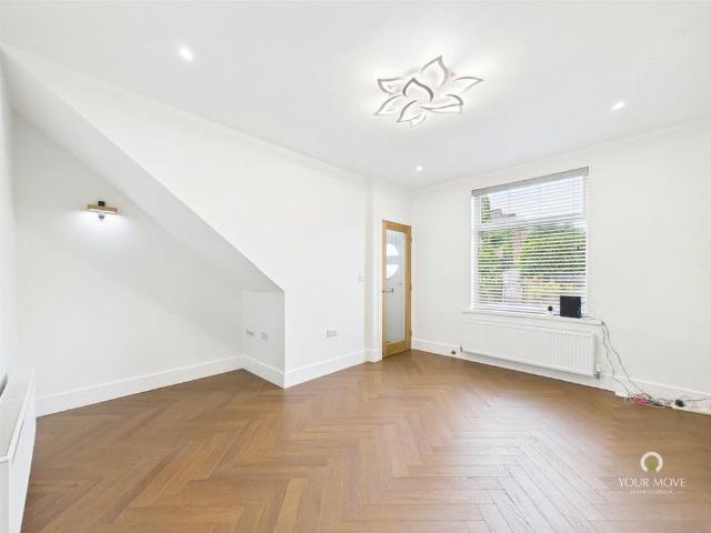 2 bedroom end of terrace house to rent