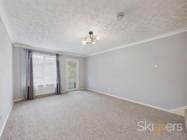 2 bedroom end of terrace house to rent
