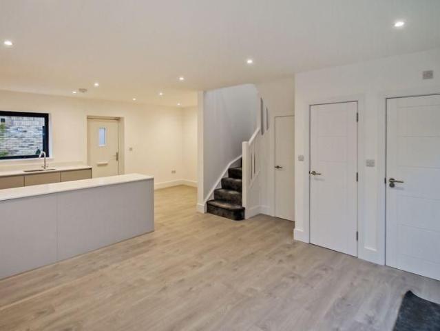 2 bedroom end of terrace house to rent