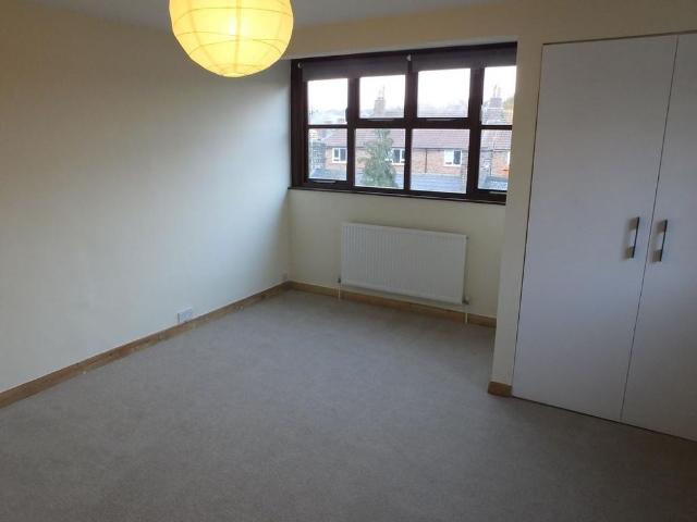 2 bedroom end of terrace house to rent
