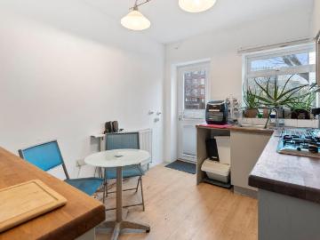 2 bedroom end of terrace house to rent