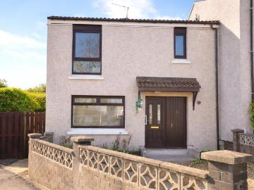 House to rent in Corrie Avenue FK5 Larbert - Garden