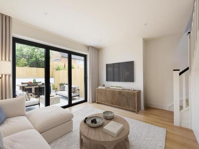 2 bedroom end of terrace house to rent