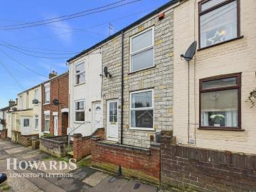 2 bedroom end of terrace house to rent