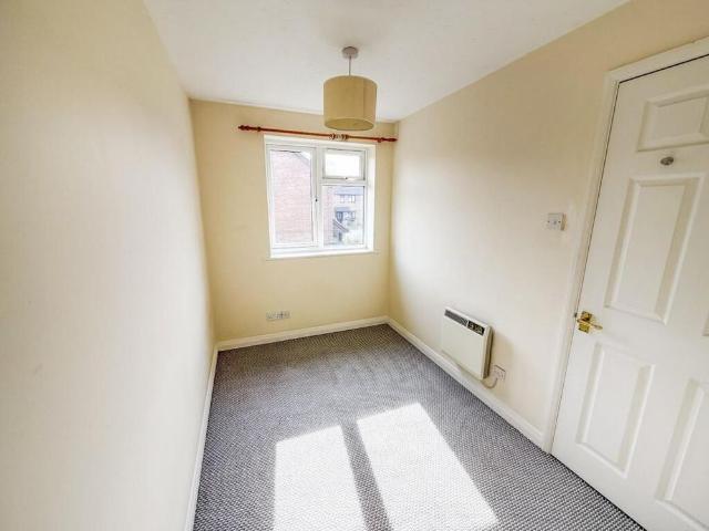 2 bedroom end of terrace house to rent