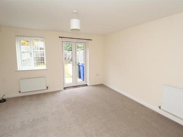 2 bedroom end of terrace house to rent