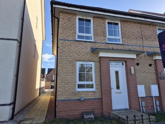 2 bedroom end of terrace house to rent