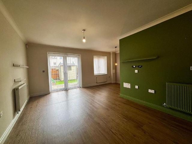 2 bedroom end of terrace house to rent