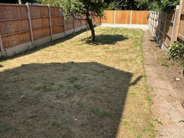 2 bedroom end of terrace house to rent