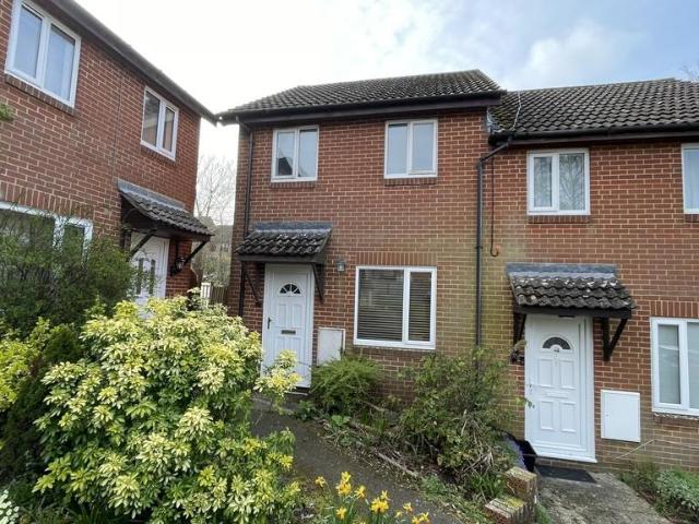 2 bedroom end of terrace house to rent