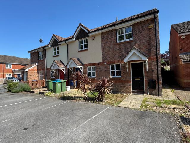 2 bedroom end of terrace house to rent