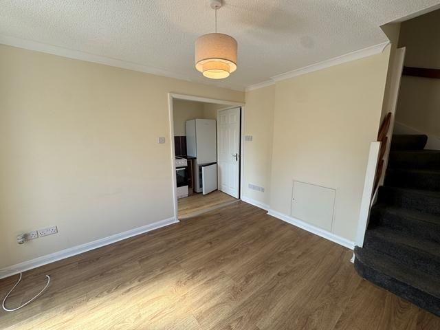 2 bedroom end of terrace house to rent