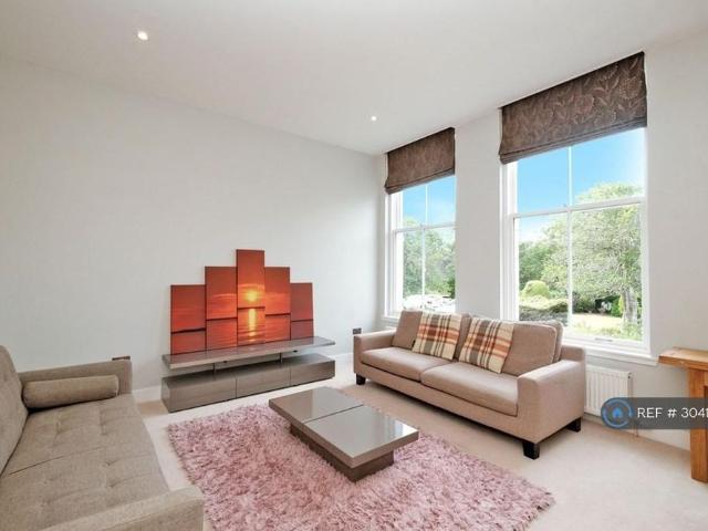 2 bedroom end of terrace house to rent