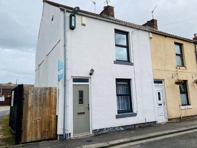 2 bedroom end of terrace house to rent