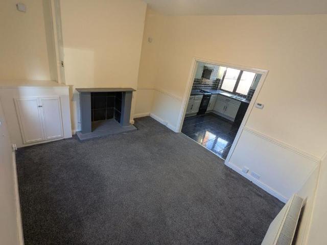 2 bedroom end of terrace house to rent