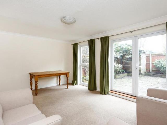 2 bedroom end of terrace house to rent