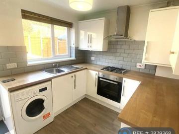2 bedroom end of terrace house to rent