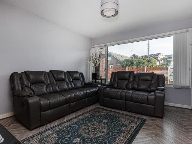 2 bedroom end of terrace house to rent