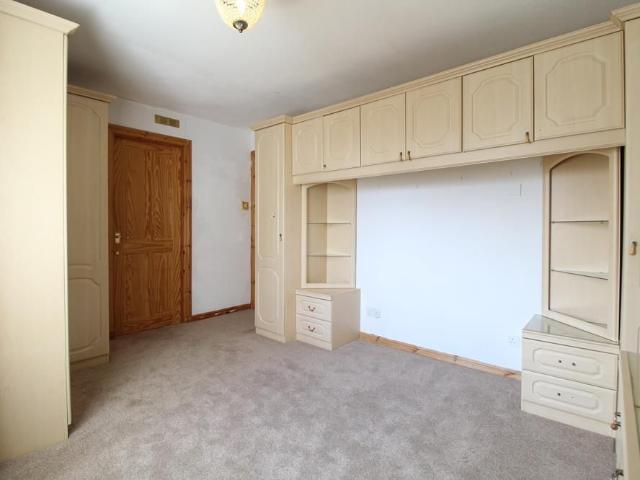 2 bedroom end of terrace house to rent