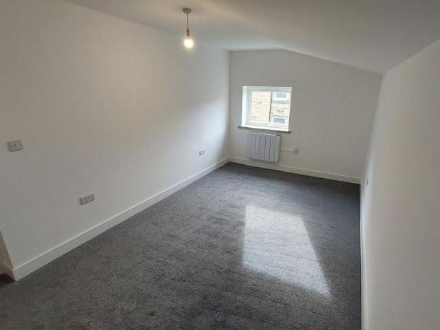 2 bedroom end of terrace house to rent